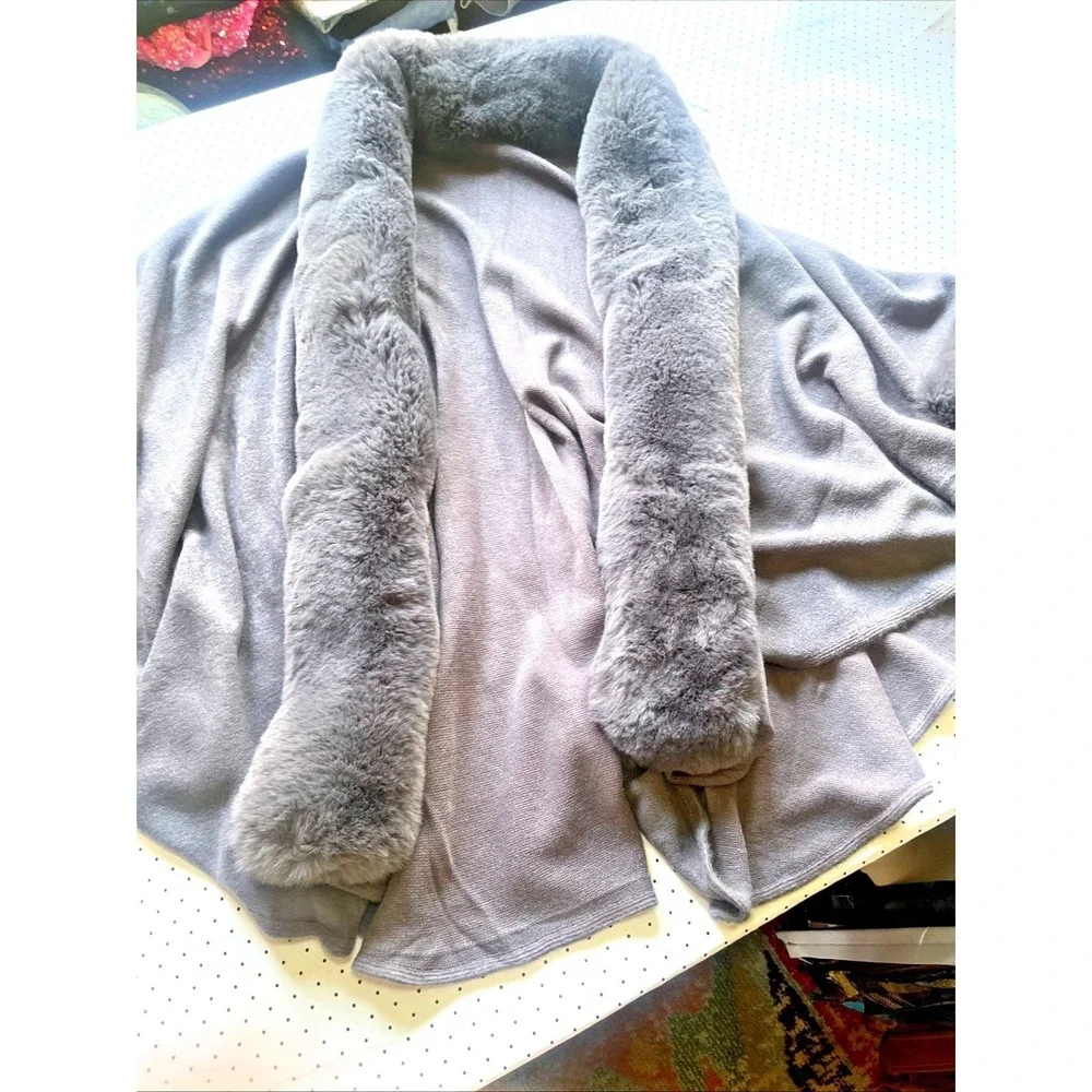 Luxury Faux Fur Trim Knit Poncho Wrap Shawl Cardigan One Size Dark Gray